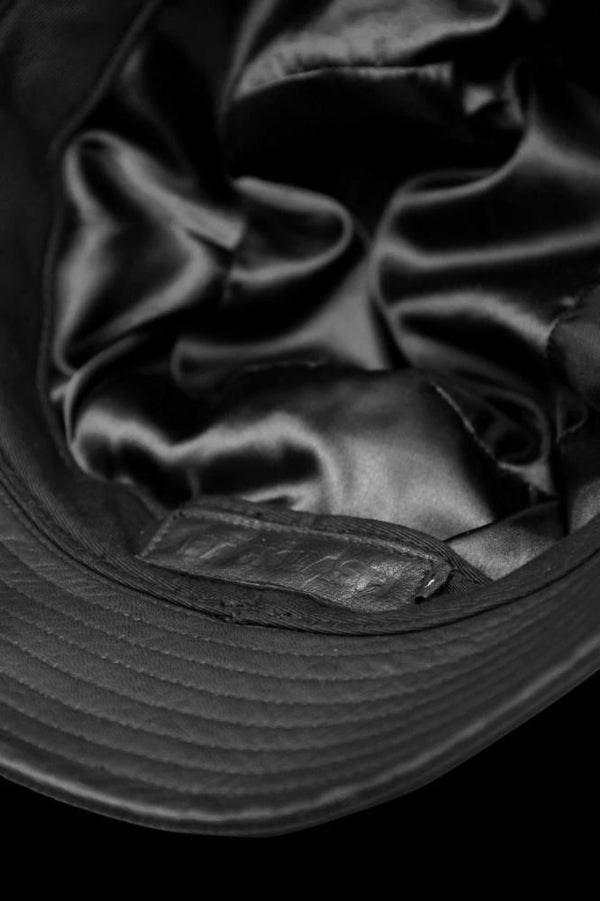 MONOCHROME LUXURY STEER BUCKET HAT