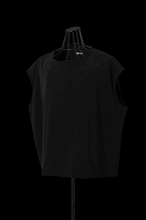 HIGH-GAUGE MICRO PILE SLEEVELESS PULLOVER