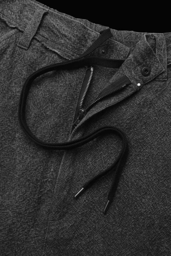 SUMI DYED BROKEN RUBBLE LINEN SHORTS "GARMENT-WASH"