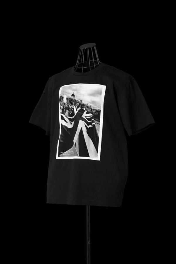 xx FIXER ×HERBIE YAMAGUCHI DANCING FLAG LONDON PHOTO PRINT T-SHIRT