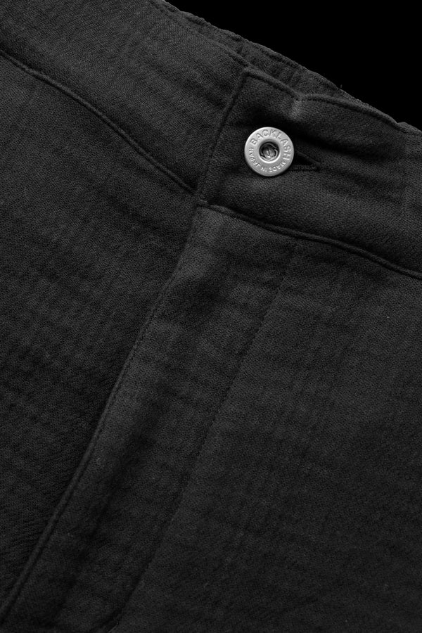 WRINKLE LAYERING DOUBLE KNEE SHORTS