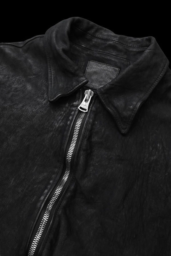 VEGETABLE-TANNED GOAT OILED NUBUCK “GARMENT-DYED” SINGLE COLLAR BLOUSON